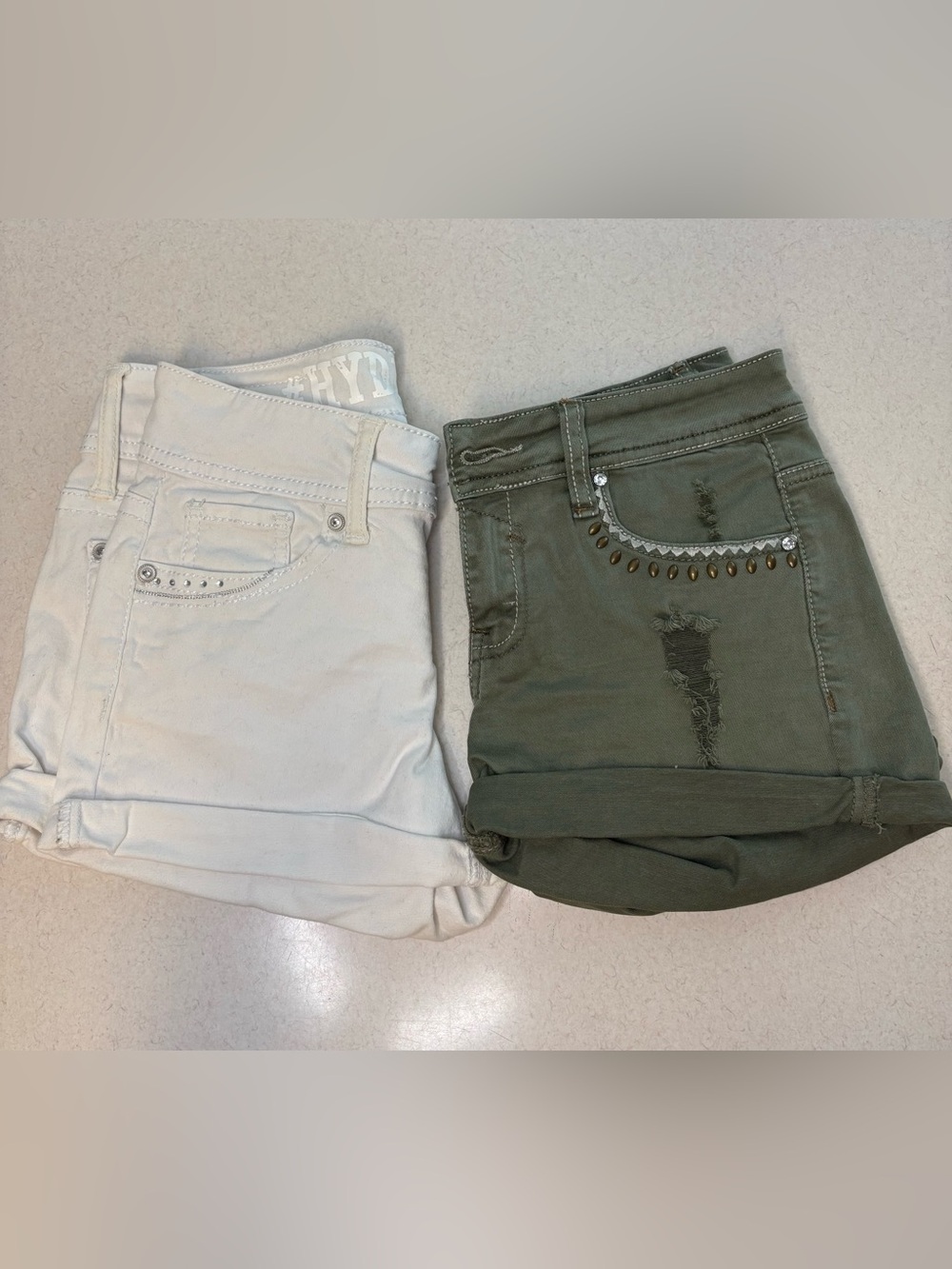 Women’s 2 Pair Hydraulic Brand Denim Shorts Size 3/4
